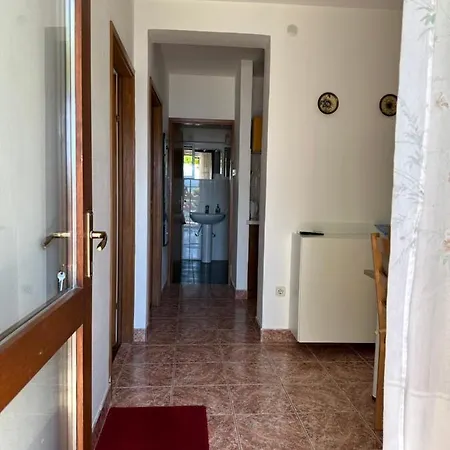 Lili Apartman